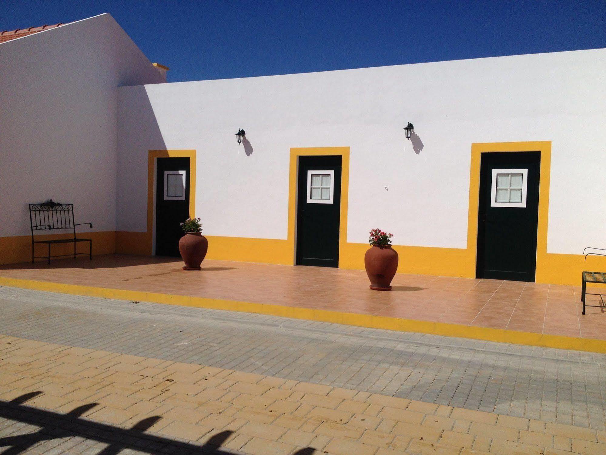 Agro-Turismo Do Roxo Guest House Ervidel Exterior foto